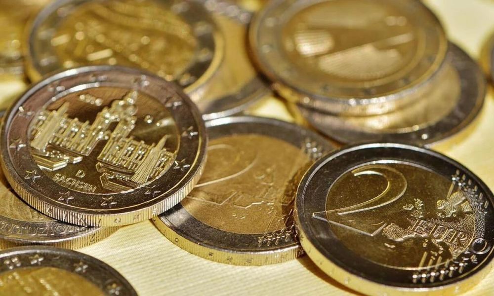 Κατακρημνίζεται το ευρώ: Σε χαμηλά 20 ετών - Προς απόλυτη ισοτιμία με το δολάριο
